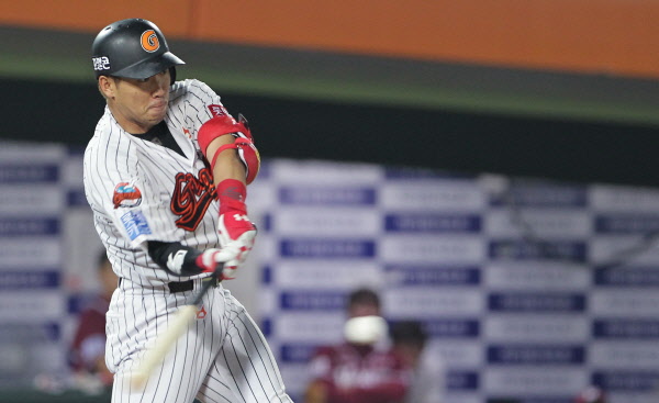 전준우의 1타점 2루타